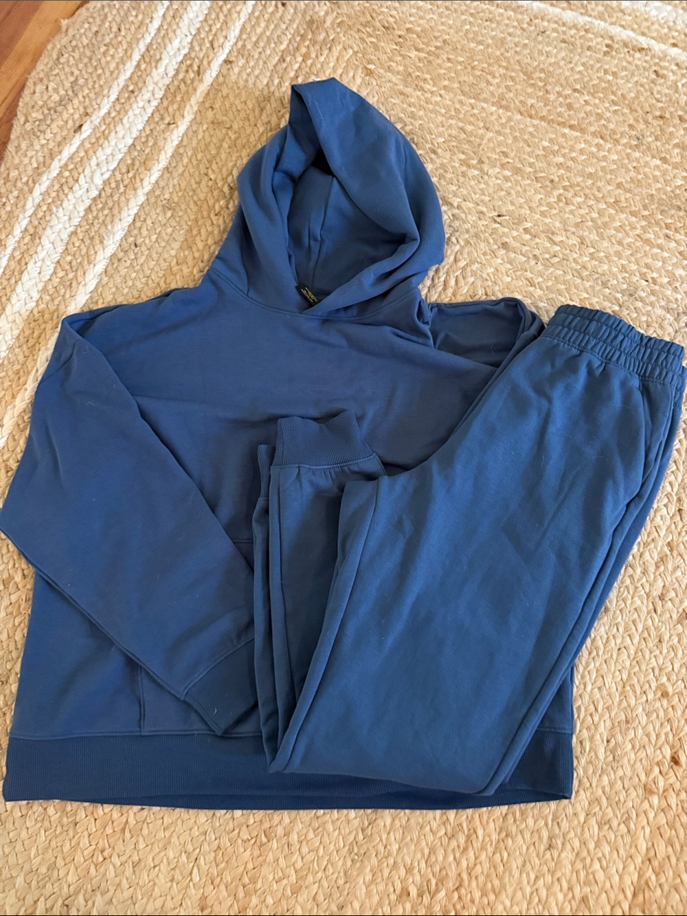 Women jogger set xl sweatshirt small pants